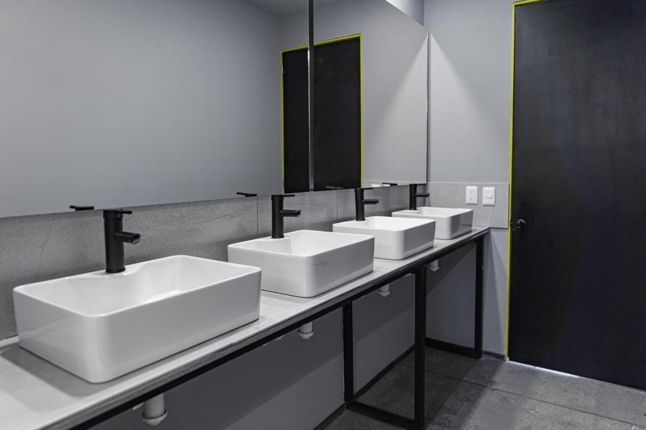 Check Inn Hostal Aeropuerto Gdl Las Pintas エクステリア 写真