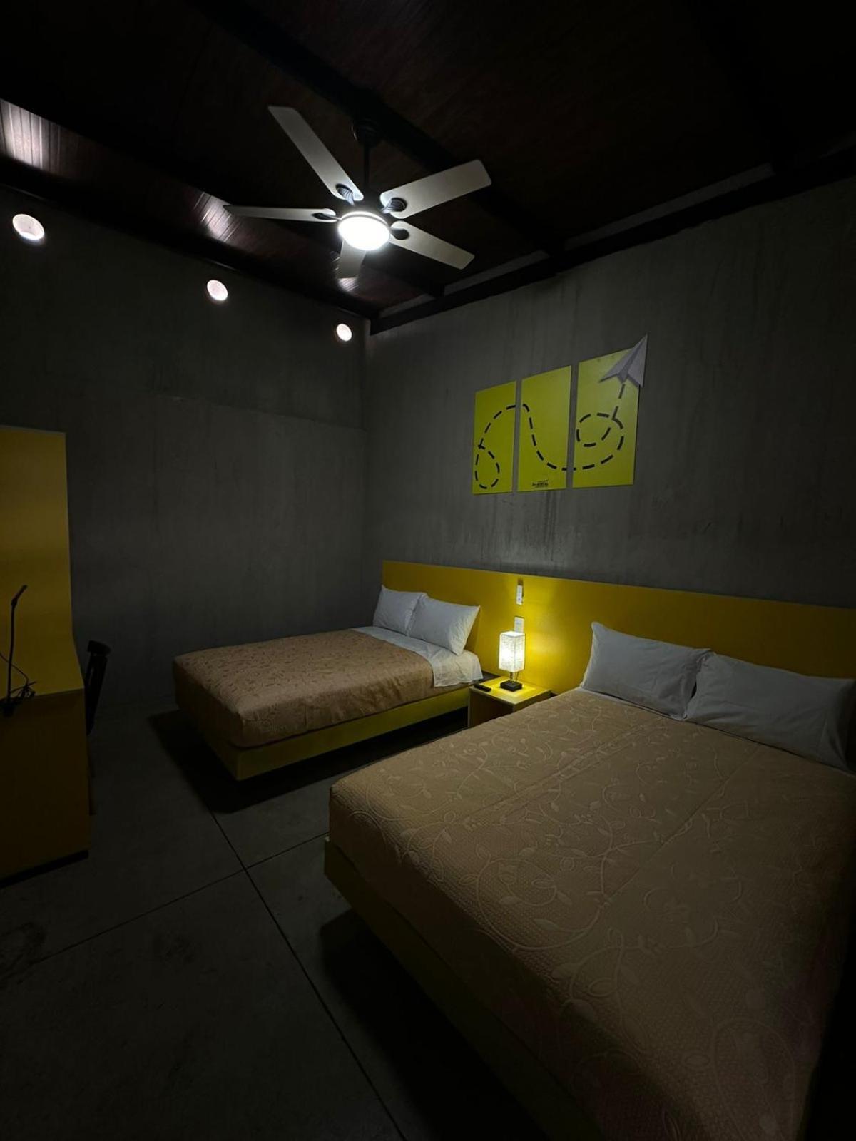 Check Inn Hostal Aeropuerto Gdl Las Pintas エクステリア 写真